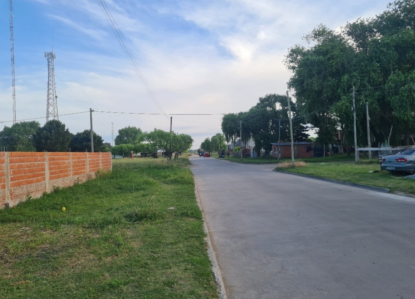 DUPLEX en construccion a 50 mts de la AV.79 de acceso a la Localidad