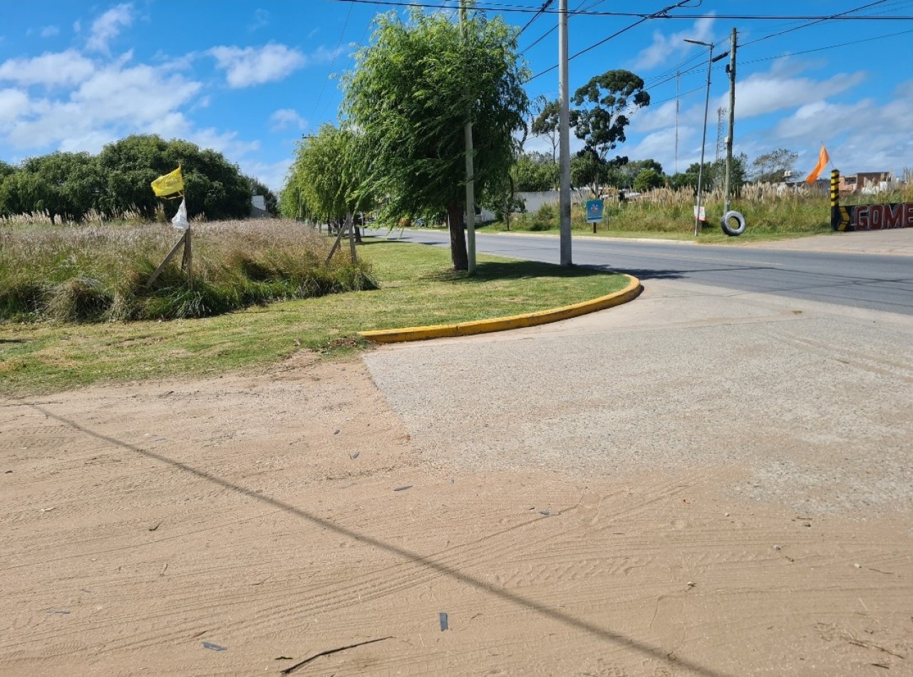 LOTE en esquina sobre Av.79 ACCESO PRINCIPAL A MAR DEL TUYU