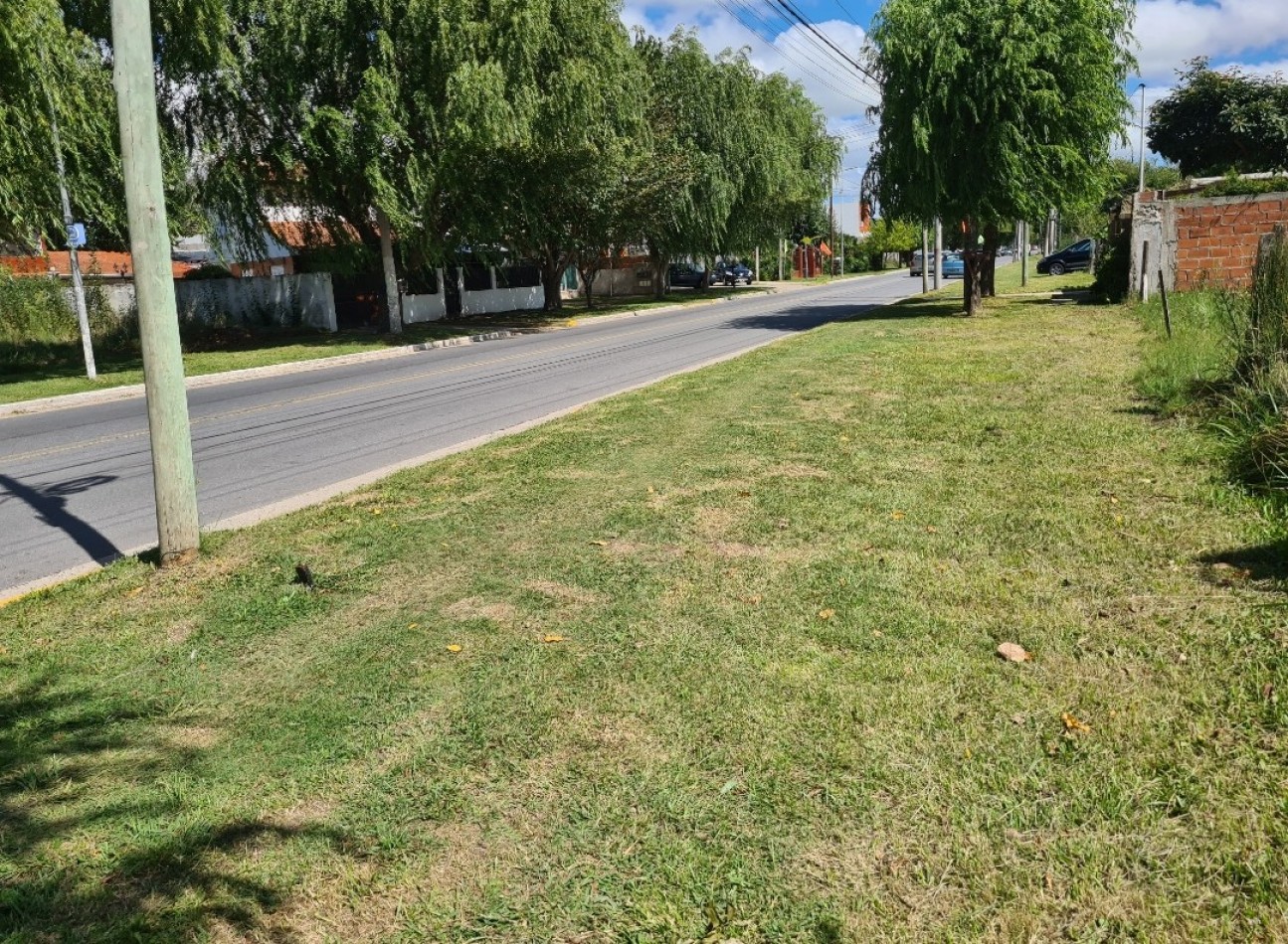 LOTE en esquina sobre Av.79 ACCESO PRINCIPAL A MAR DEL TUYU