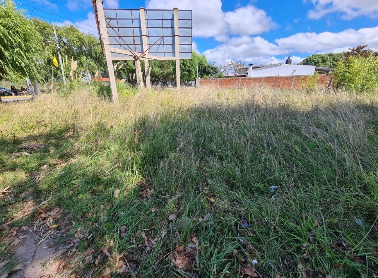 LOTE en esquina sobre Av.79 ACCESO PRINCIPAL A MAR DEL TUYU