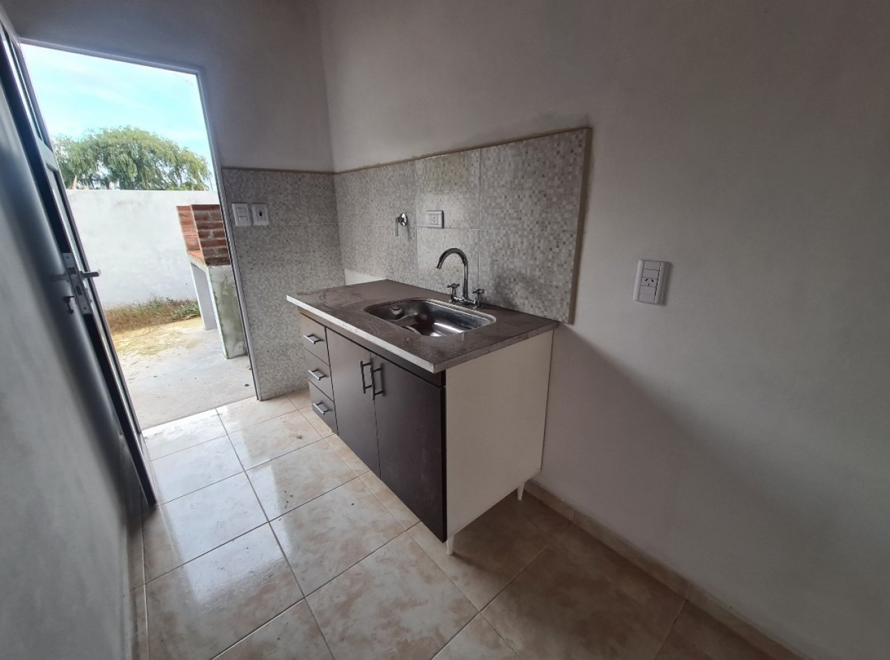 Chalet en VENTA a 100 mts de Av.79