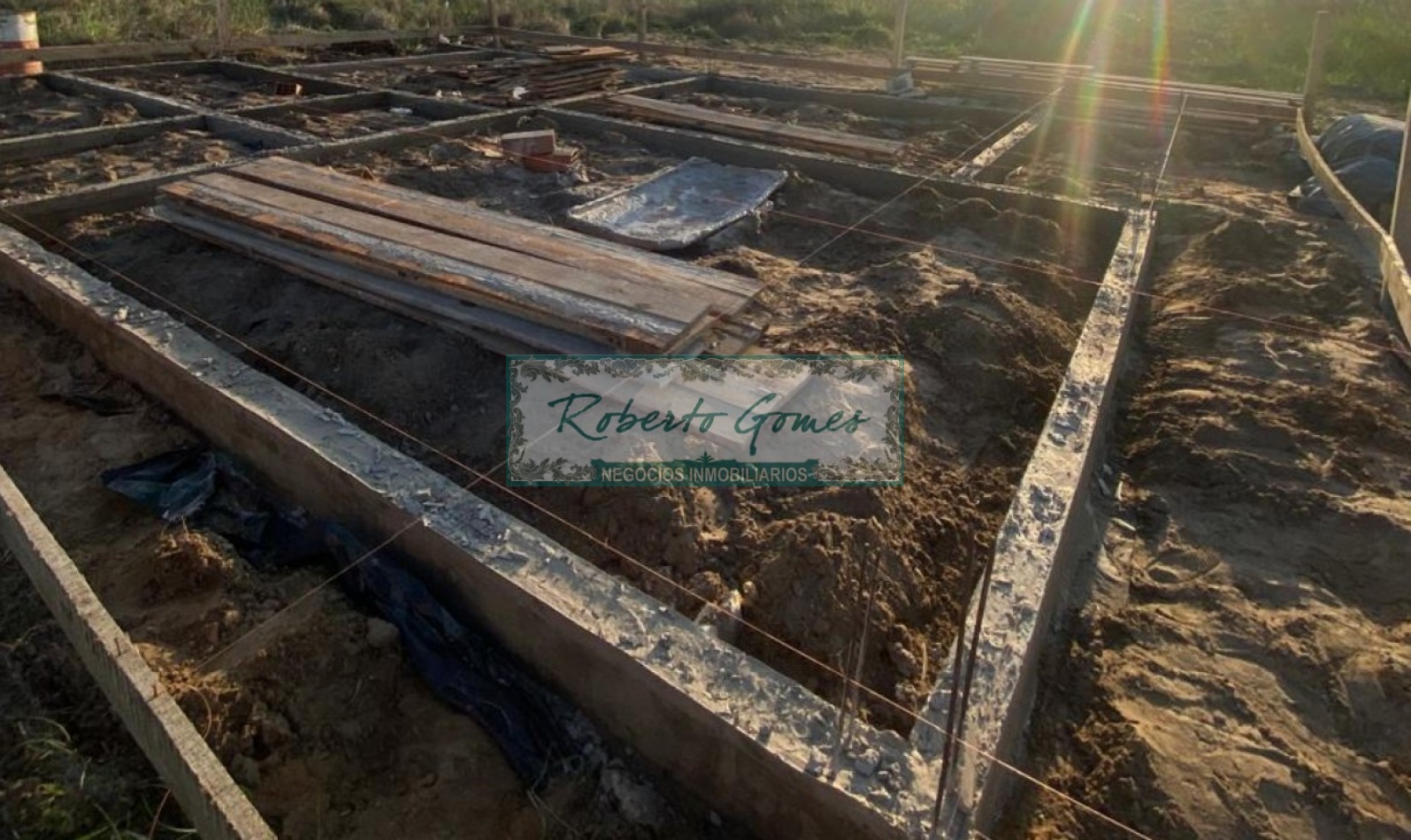 CHALET en construccion con 1/2 lote