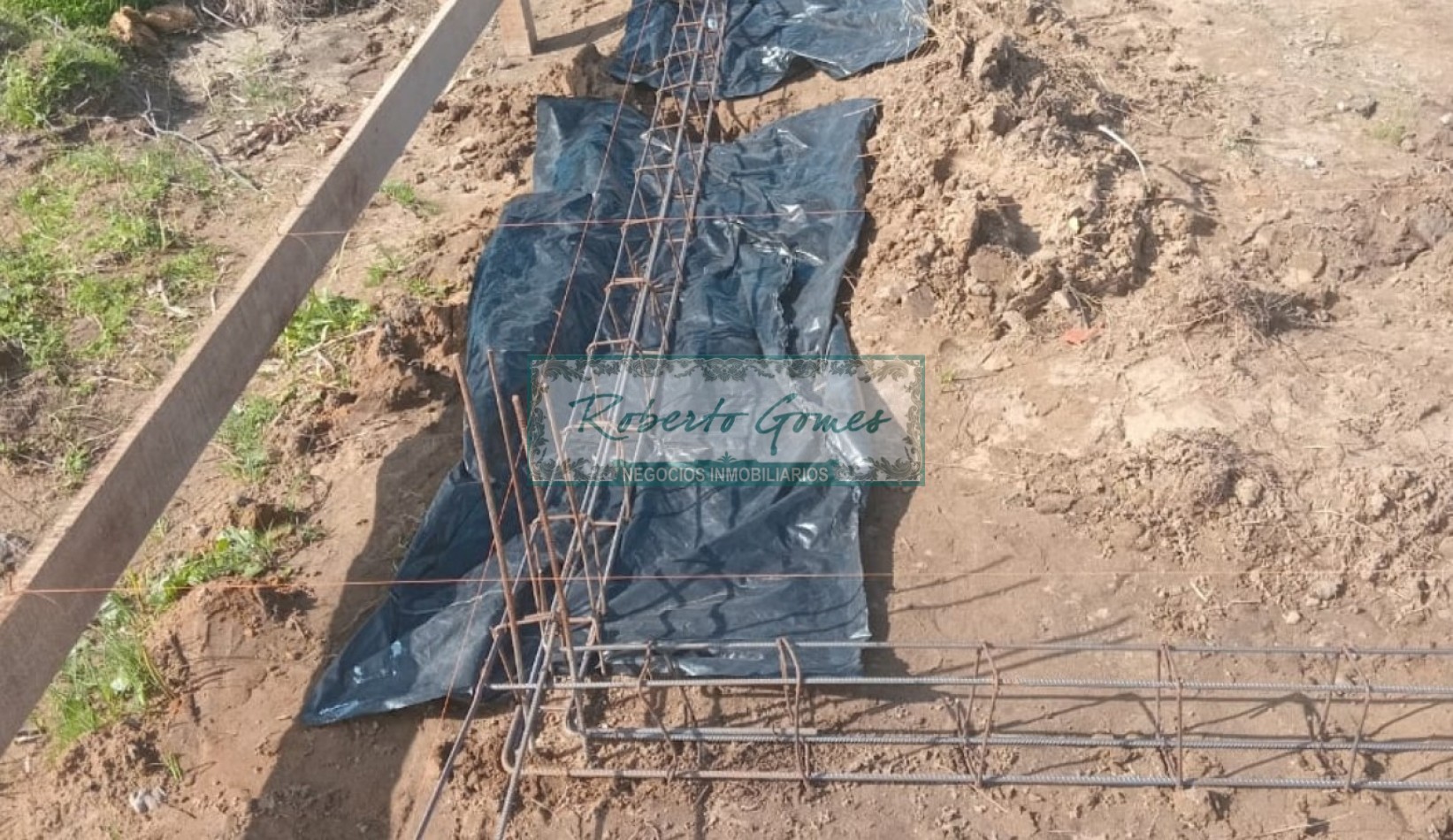 CHALET en construccion con 1/2 lote