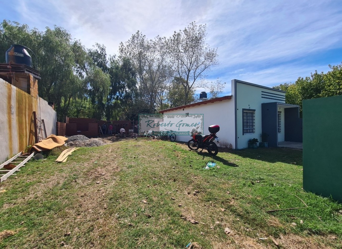 CHALET A 1 CUADRA DE AV.94 MAR DEL TUYU (pozo).