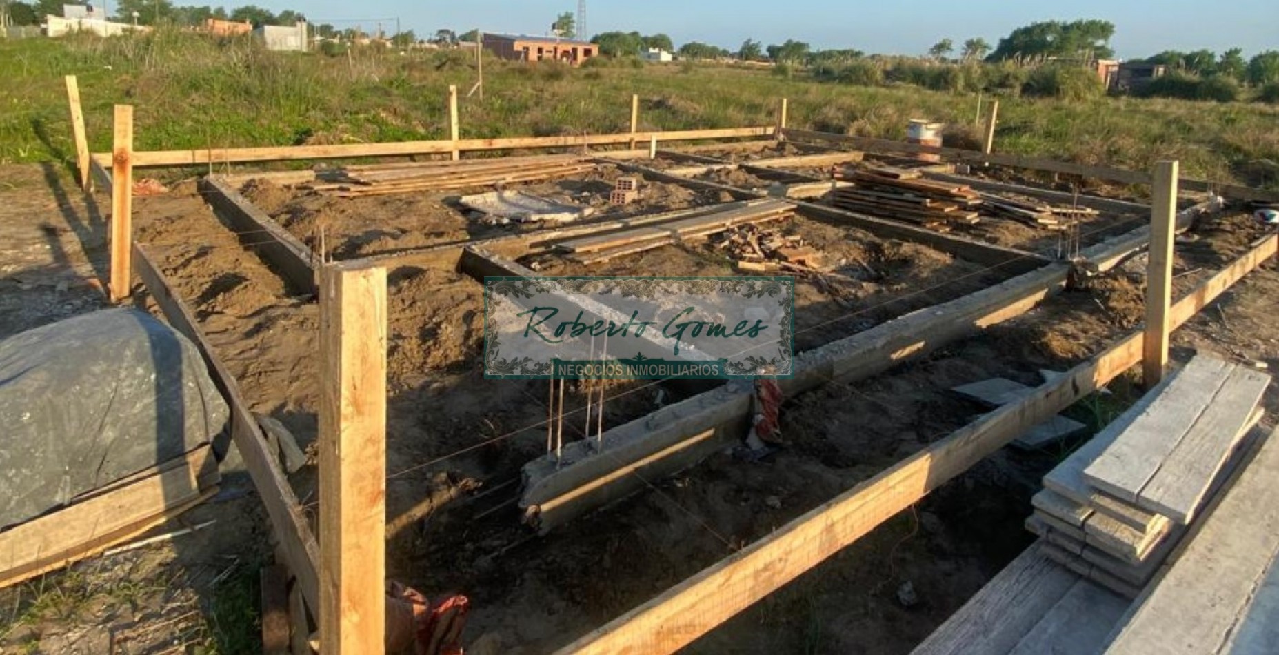 CHALET en construccion con 1/2 lote