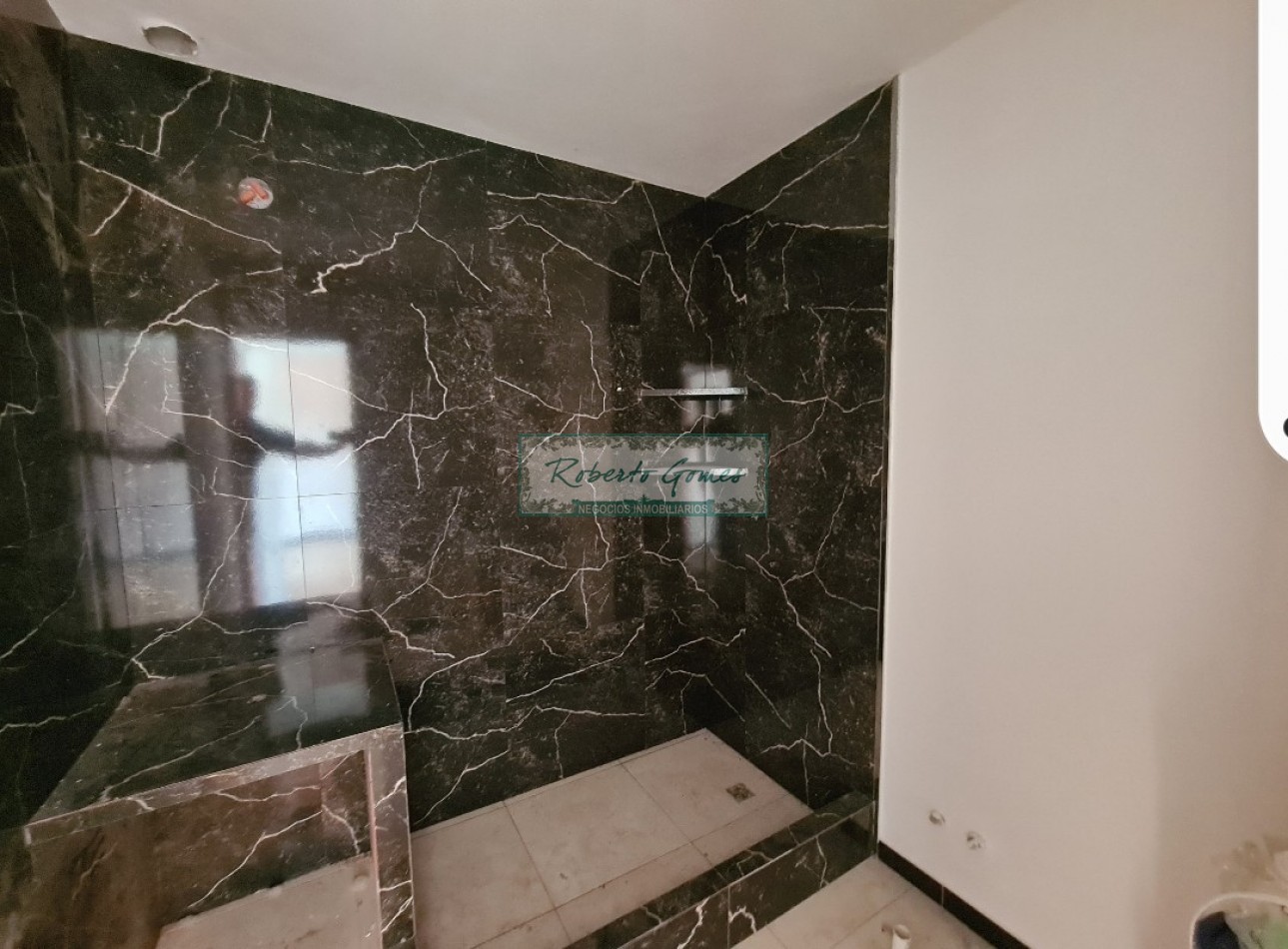 APROVECHA ESTA ULTIMA UNIDAD ! Chalet a mts de Av. 79