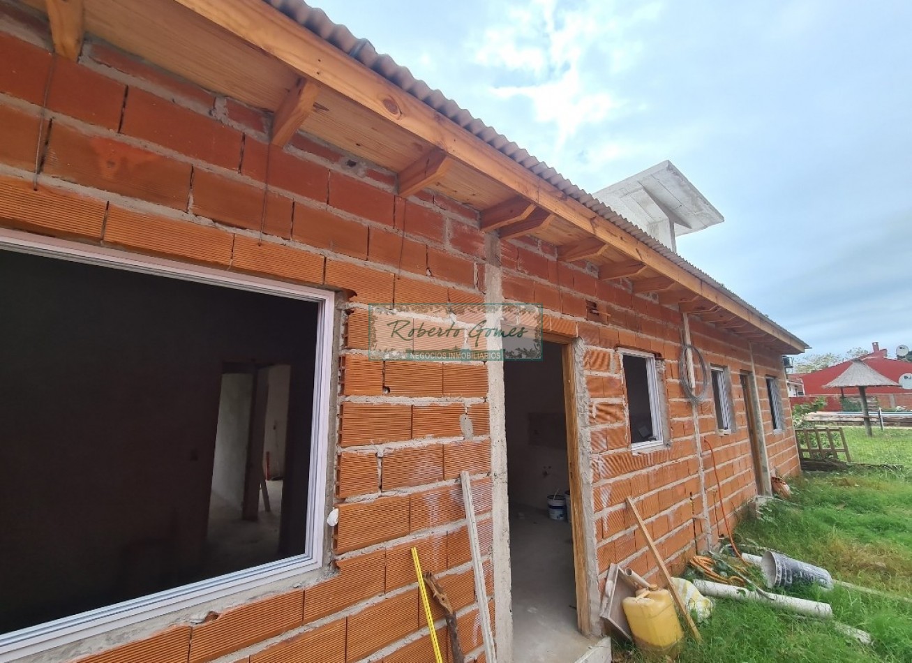 CHALET A ESTRENAR EN MAR DEL TUYU