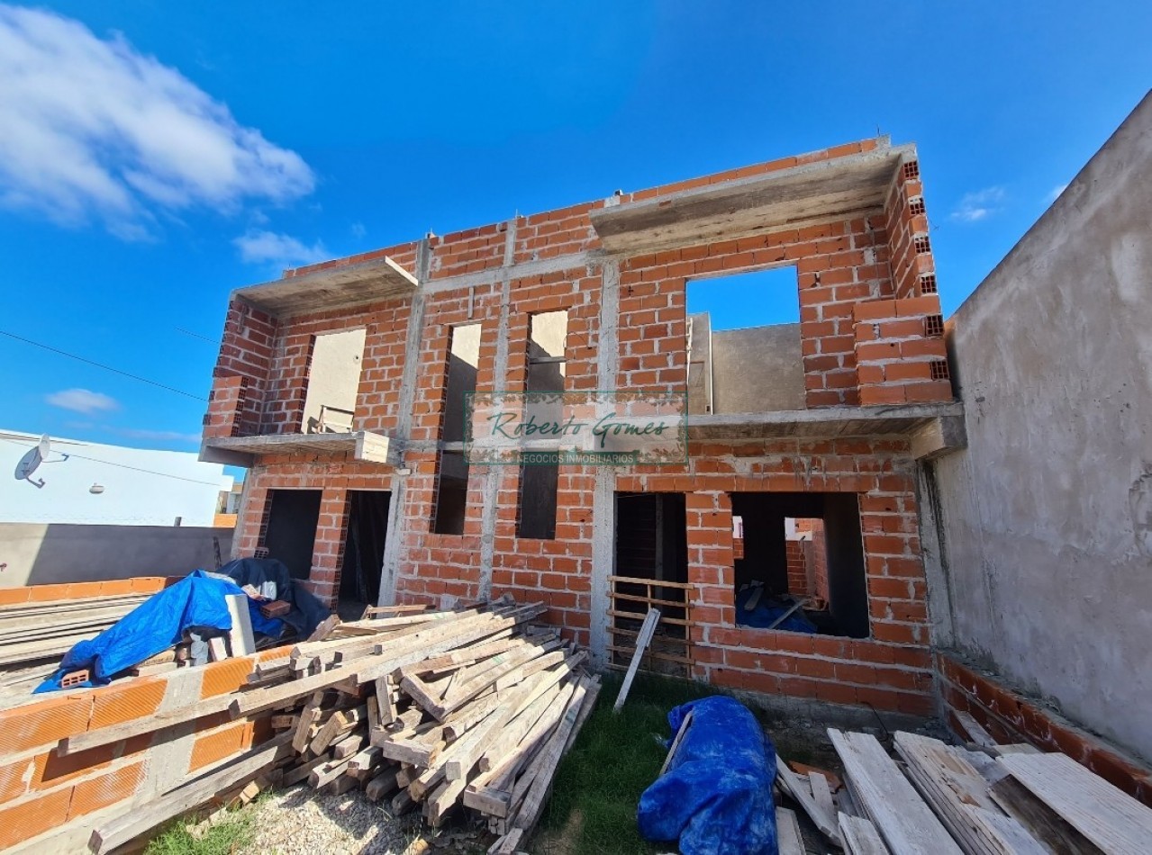 DUPLEX en construccion a 200 mts de AV.79