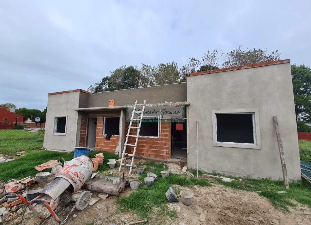 CHALET A ESTRENAR EN MAR DEL TUYU