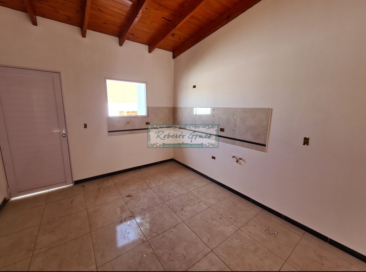 APROVECHA ESTA ULTIMA UNIDAD ! Chalet a mts de Av. 79