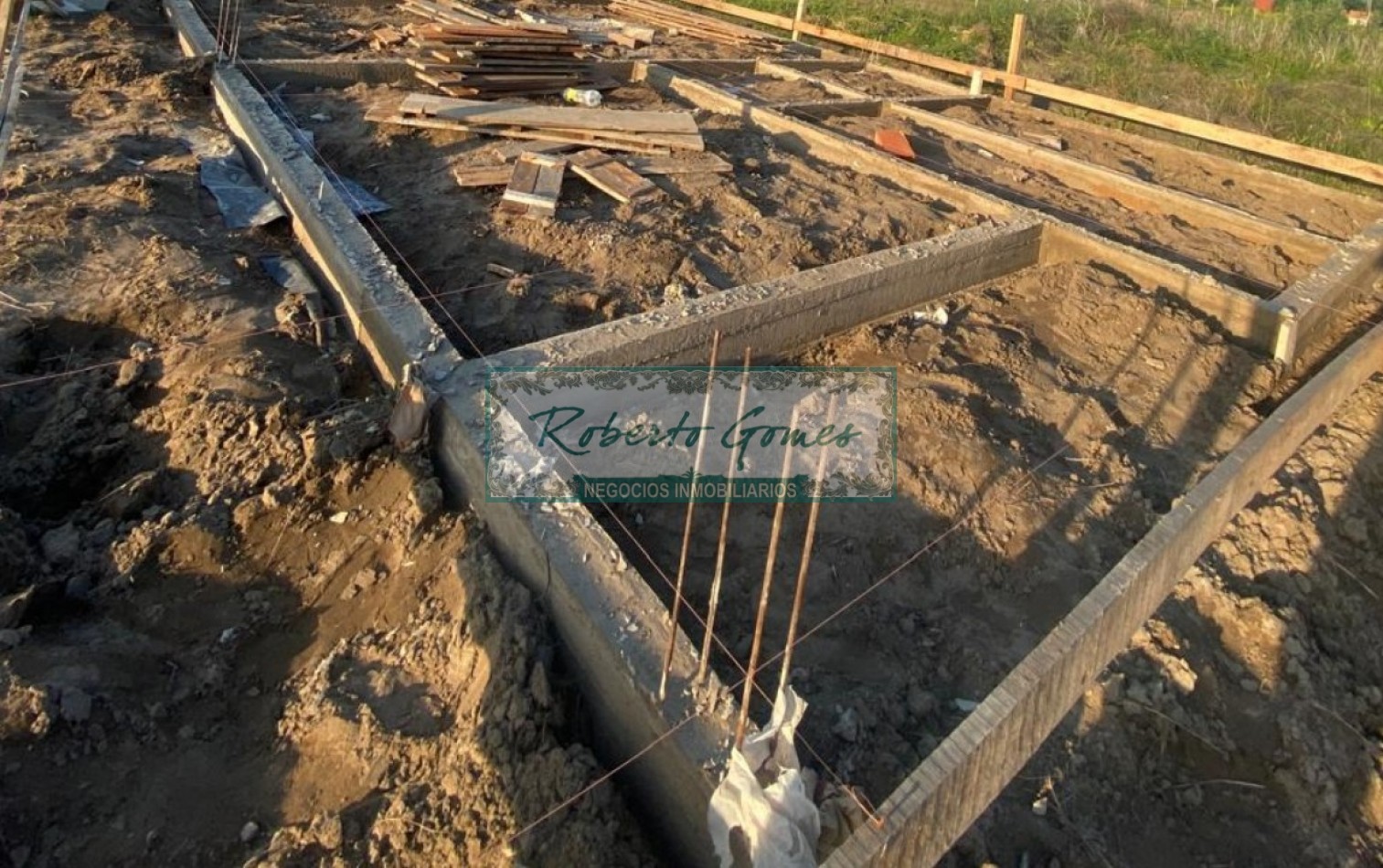 CHALET en construccion con 1/2 lote