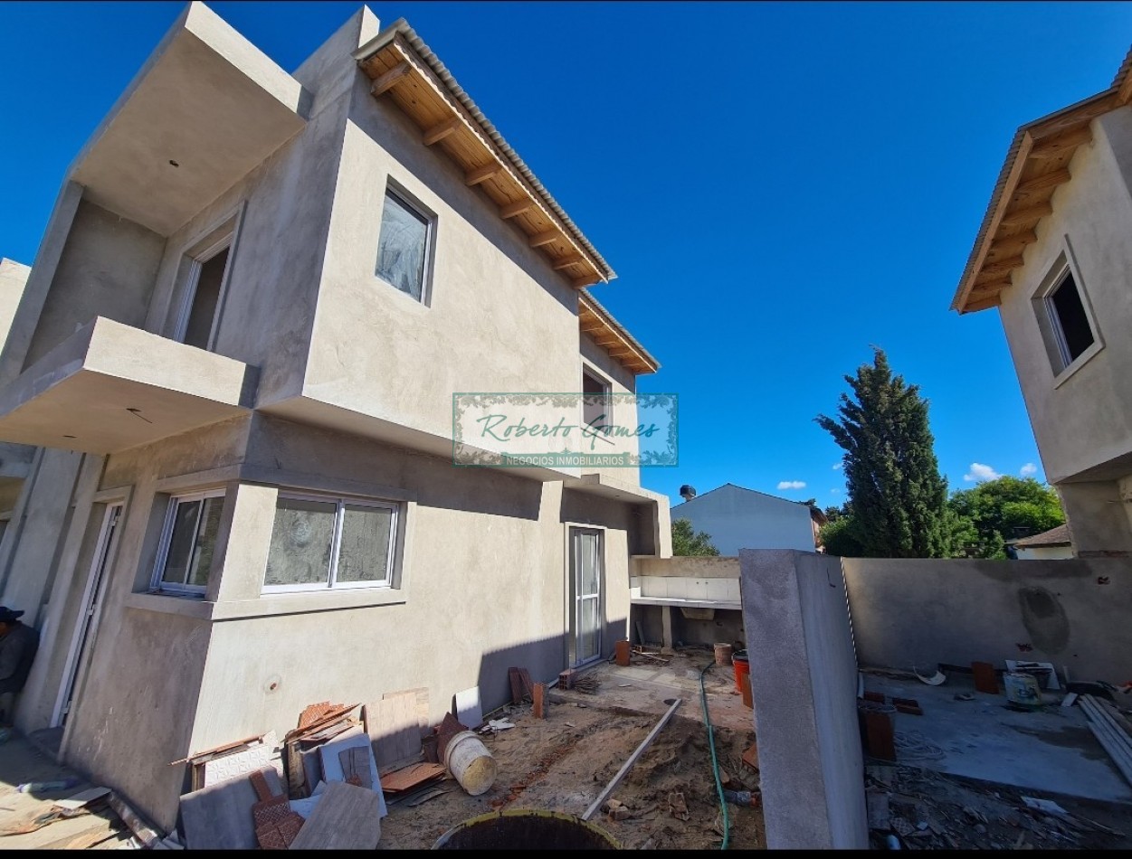 MODERNO DUPLEX (ultima unidad) a 150 mts de la PLAYA