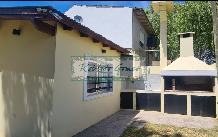 Hermosa casa sola en lote