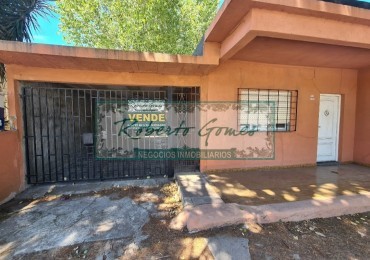 CASA EN LOTE PROPIO SOBRE AVENIDA PRINCIPAL